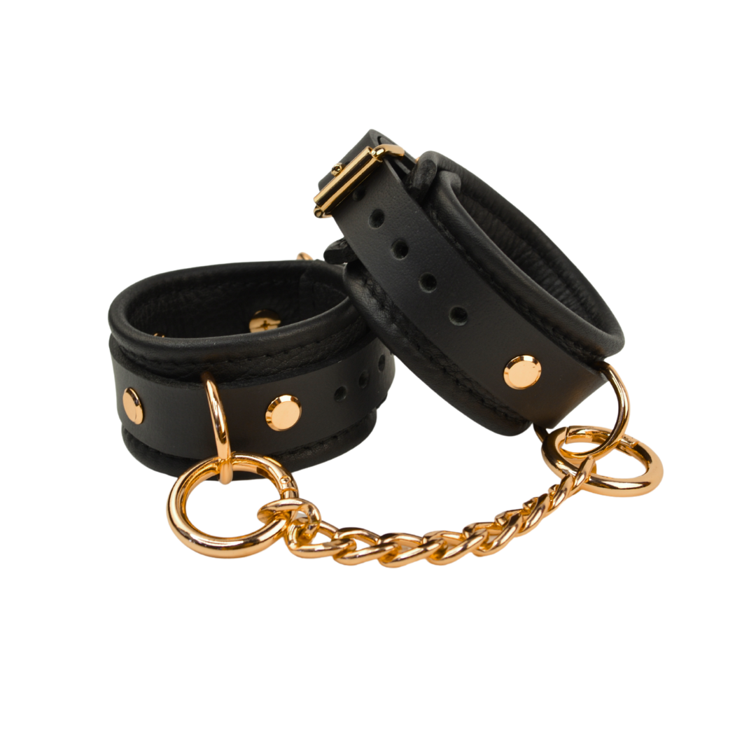 Bondage Wrist Cuffs with Chain Connector - USA