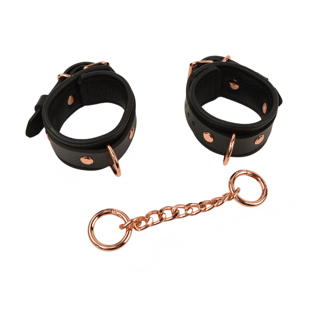 Bondage Wrist Cuffs with Chain Connector - USA