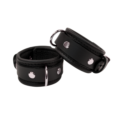 Bondage Wrist Cuffs with Chain Connector - USA