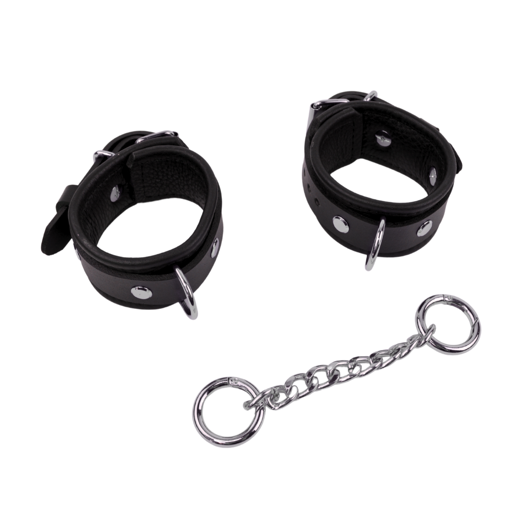 Bondage Wrist Cuffs with Chain Connector - USA