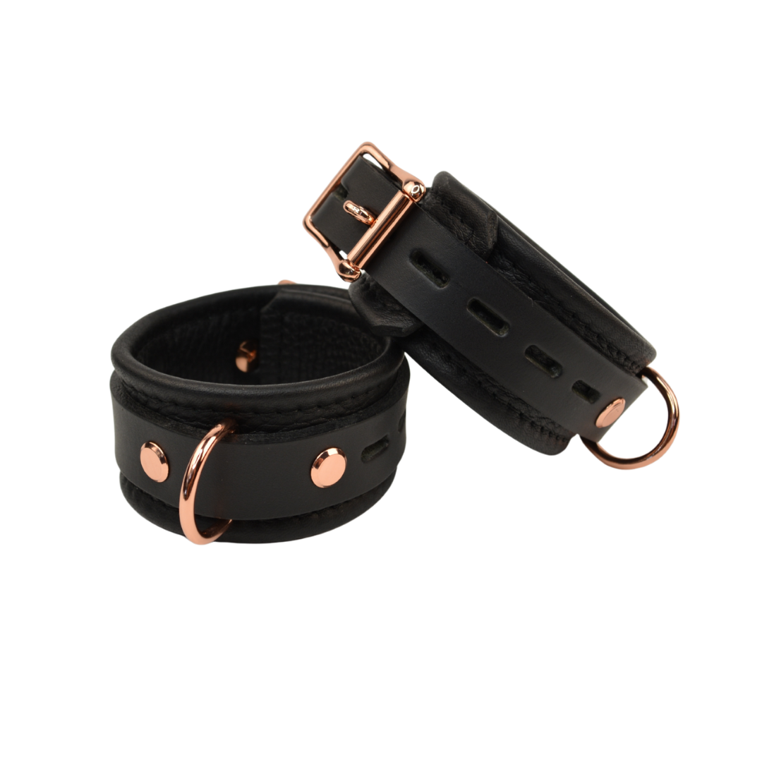 Bondage Wrist Cuffs with Chain Connector - USA