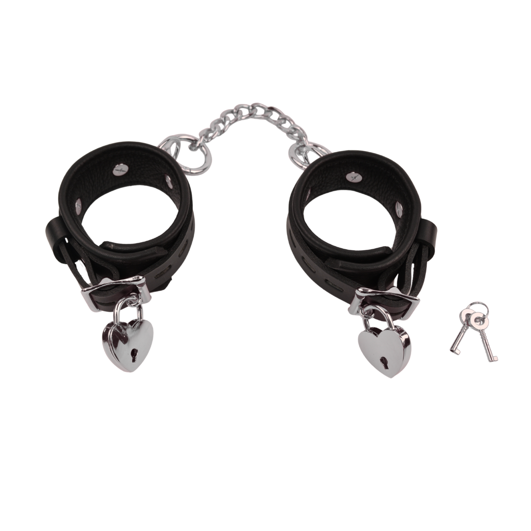 Bondage Wrist Cuffs with Chain Connector - USA